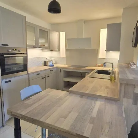 Hébergement de vacances Maison Spacieuse, Proche - 7 Pers. - Fr-1-879-13