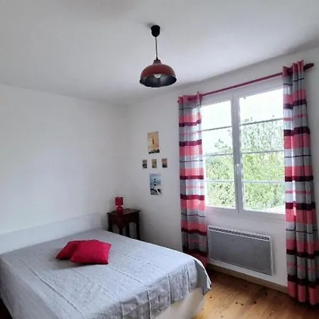 Hébergement de vacances Maison Spacieuse, Proche - 7 Pers. - Fr-1-879-13 *